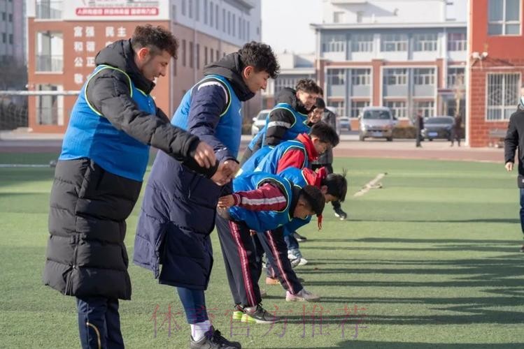 五人制足协杯组委会开展“国际志愿者日”进校园活动 五人制足协杯组委会开展“国际志愿者日”进校园活动